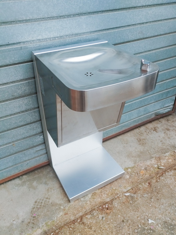 fuente agua pared _piefictico inox 50-92x45x47_5-52_5 1_1u